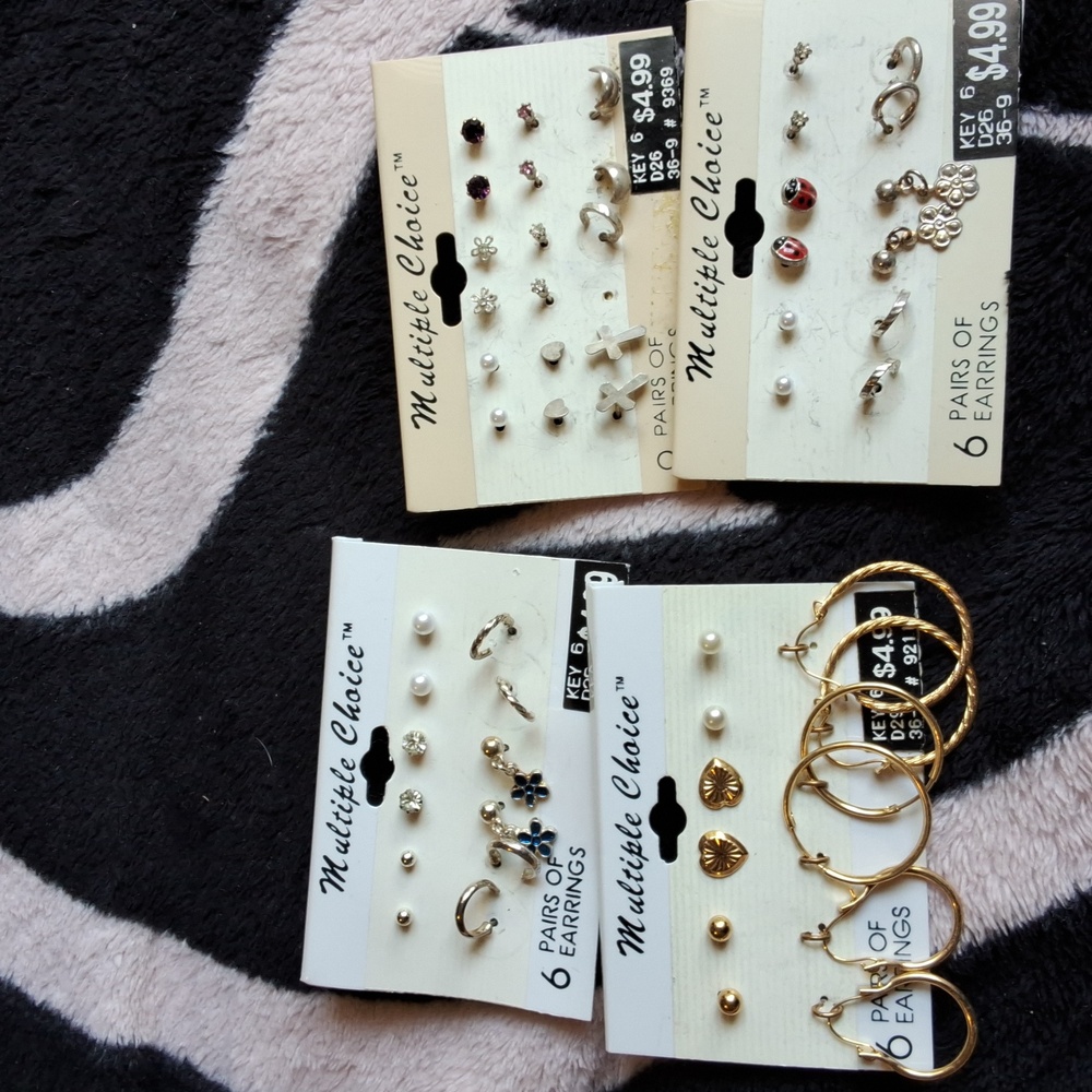 NWOT 4 packs Multiple Choice 6 pairs of earrings